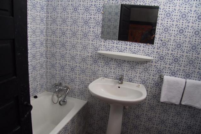 Assam Hotel Кенитра Екстериор снимка